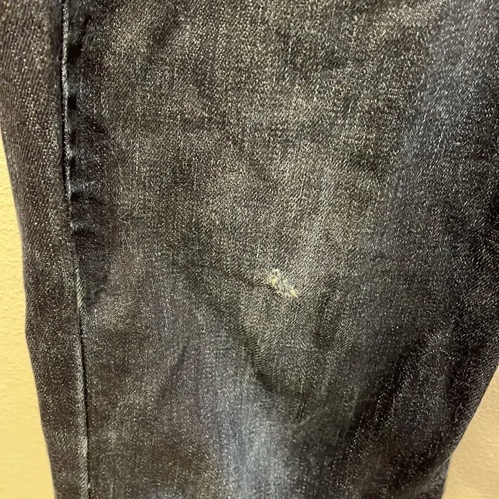 LEVI’S Mens dark blue jeans